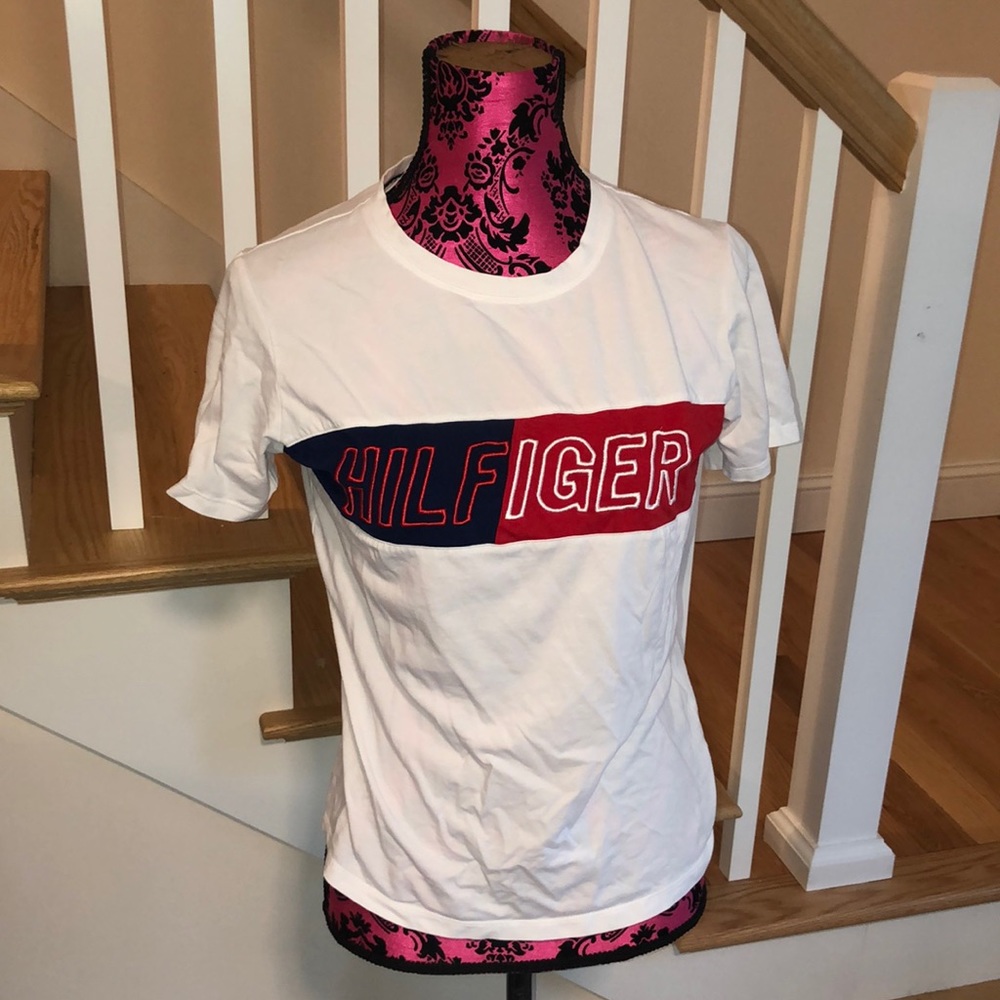 Tommy Hilfiger t shirt medium